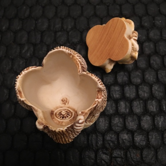 Harmony Kingdom Hedgehog Hug Trinket Box With Box - Picture 3 of 4